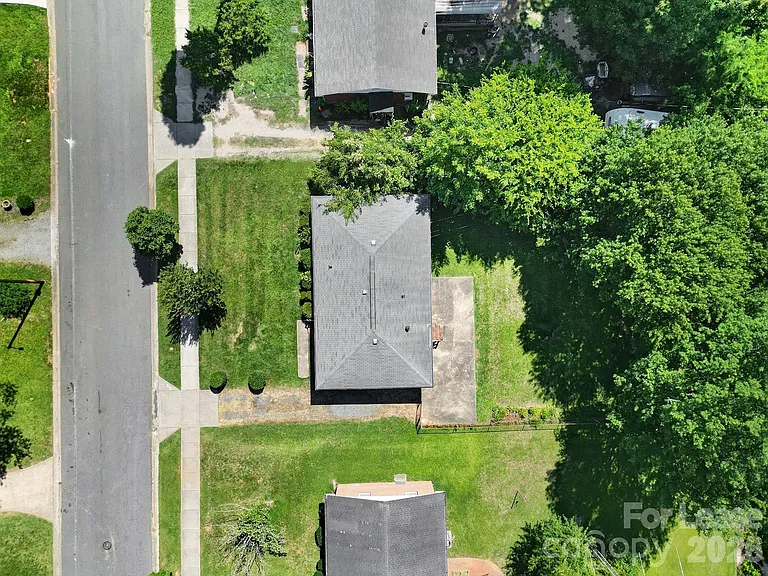 4301 Briarhill Dr — Photo 7