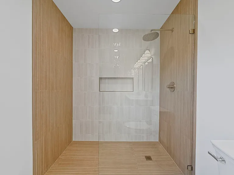 460 Hilltop Trl — Photo 18
