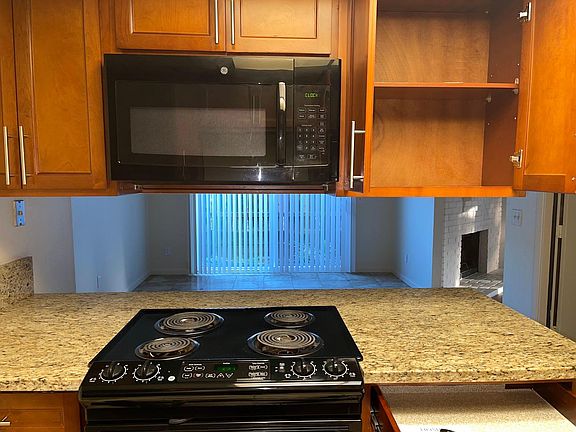 3rd image of 5904 Moss Creek Cir