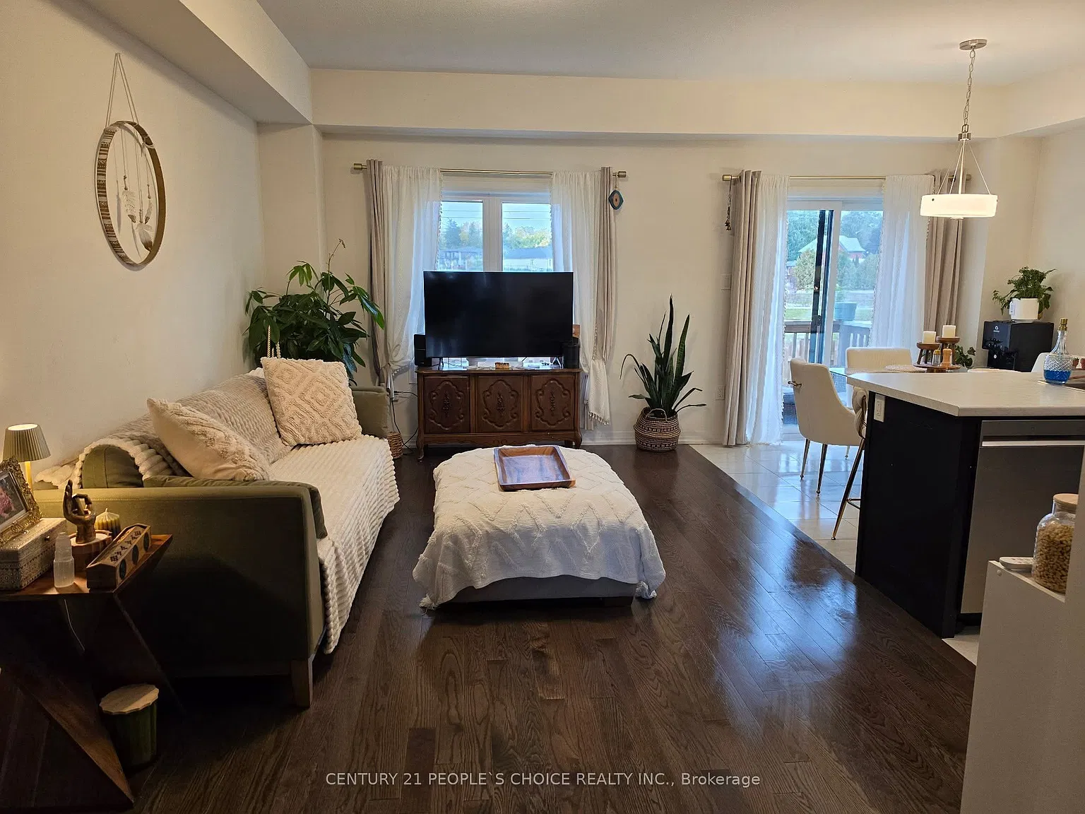 3 bed, $2,499 — Photo 2