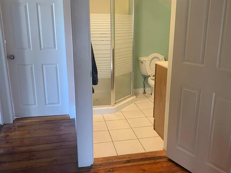 8 Floral Ave — Photo 2