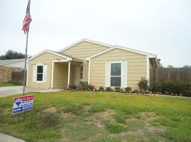 1st image of 4109 Pepperbush Dr