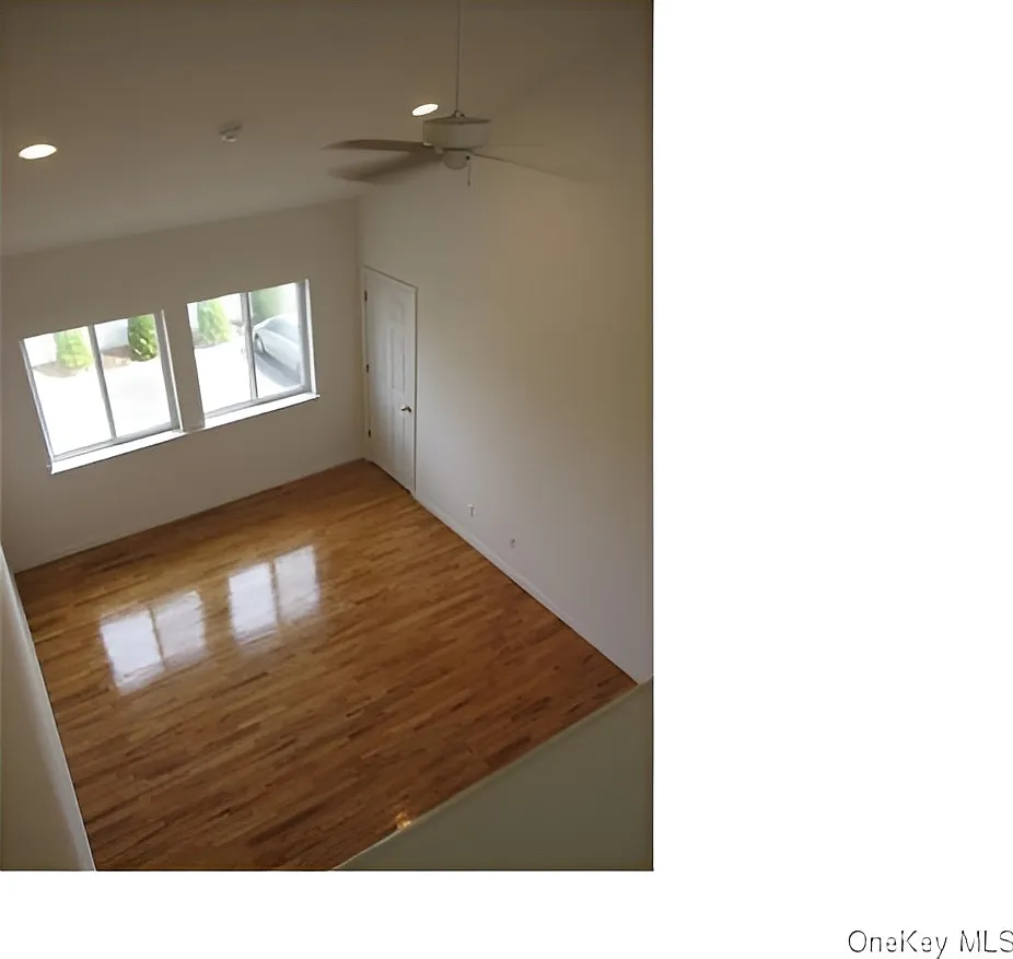 College Ave, Nanuet — Photo 4