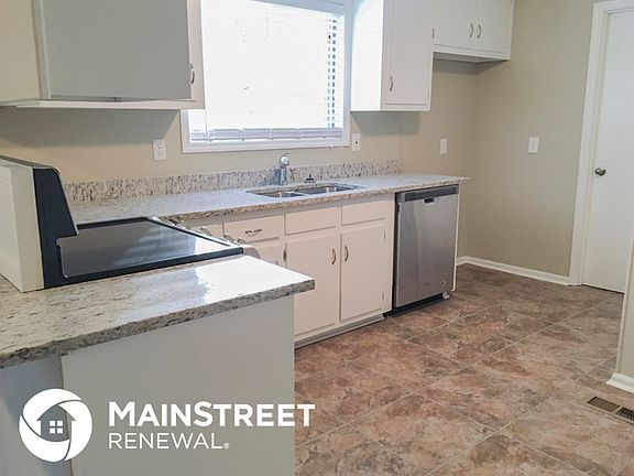 5th image of 3386 Lyndale St