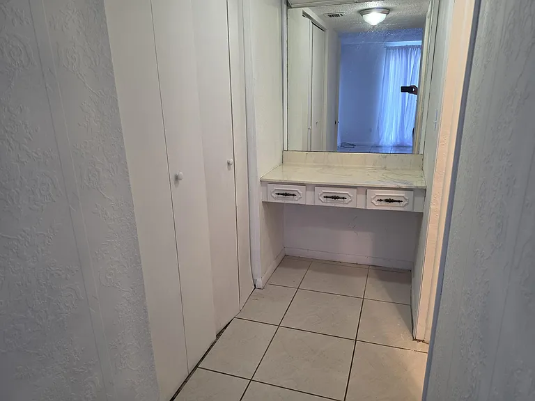 661 N University Dr #1-104 — Photo 7