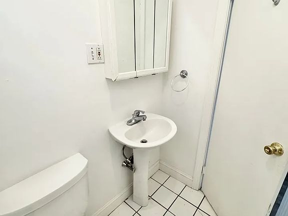 4th image of 1510 Tremont St #3