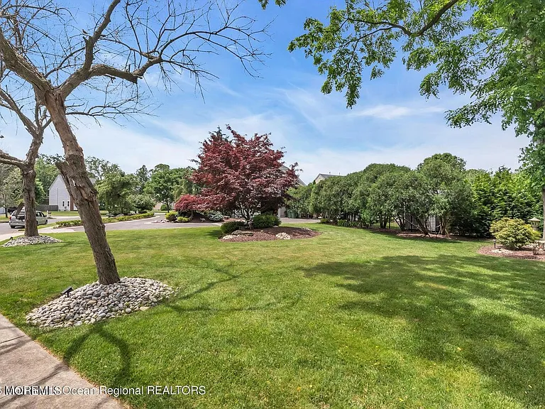 7 Mackenzie Rd — Photo 36