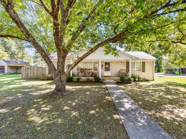 221 Adams St, Lonoke, AR 72086