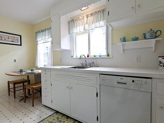 Eat-In area of Kitchen
