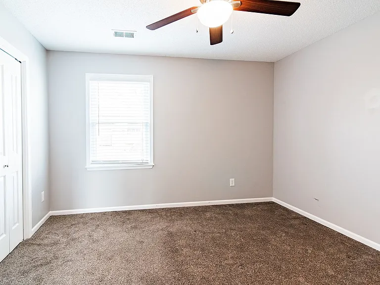 15704 Outlook St — Photo 31