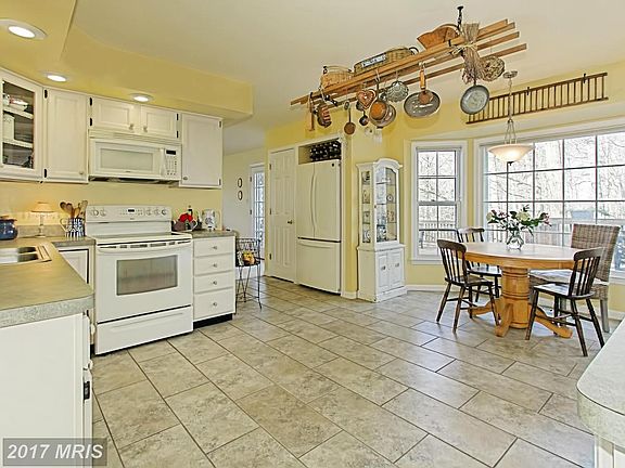 5th image of 1312 Pellow Circle Trl