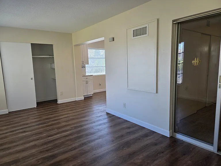 2448 Columbia Dr #72 — Photo 6