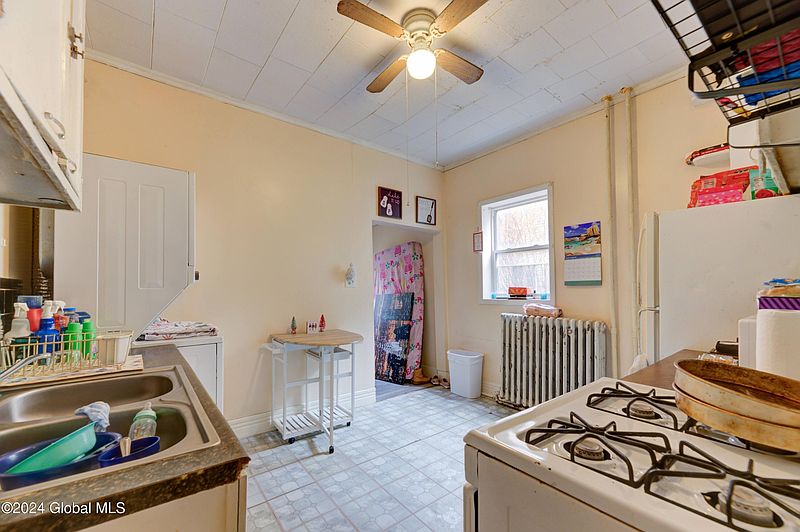 5th image of 308 E Main Street