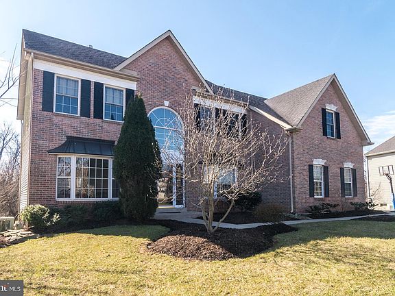 3rd image of 129 Raven Hollow Dr
