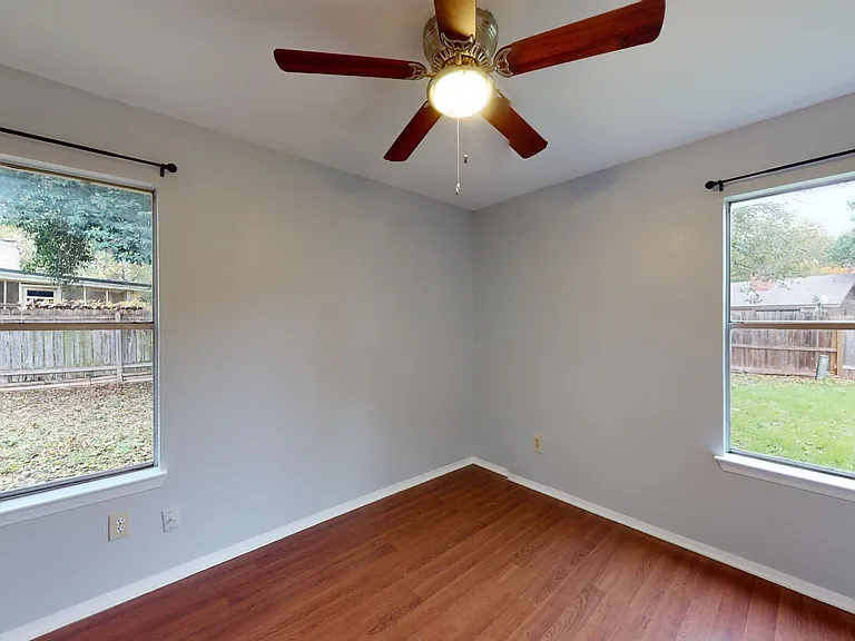 7611 Lunar Dr — Photo 21