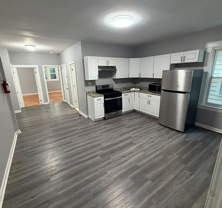 15-17 Poe Ave #2
