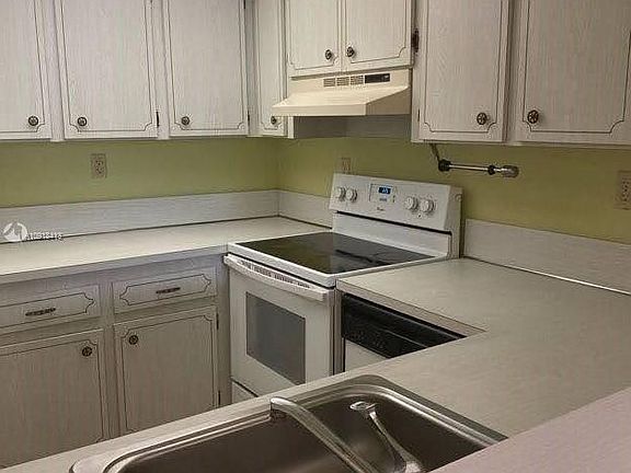 4th image of 9682 Fontainebleau Blvd APT 212