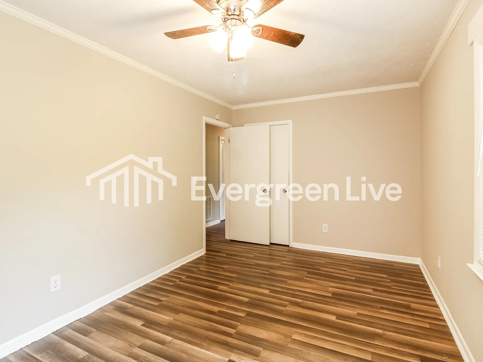 4 bed, 3.0 bath, 2600 sqft, $1,825 — Photo 2