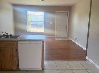 1038 NE 8th St, Cape Coral, FL 33909