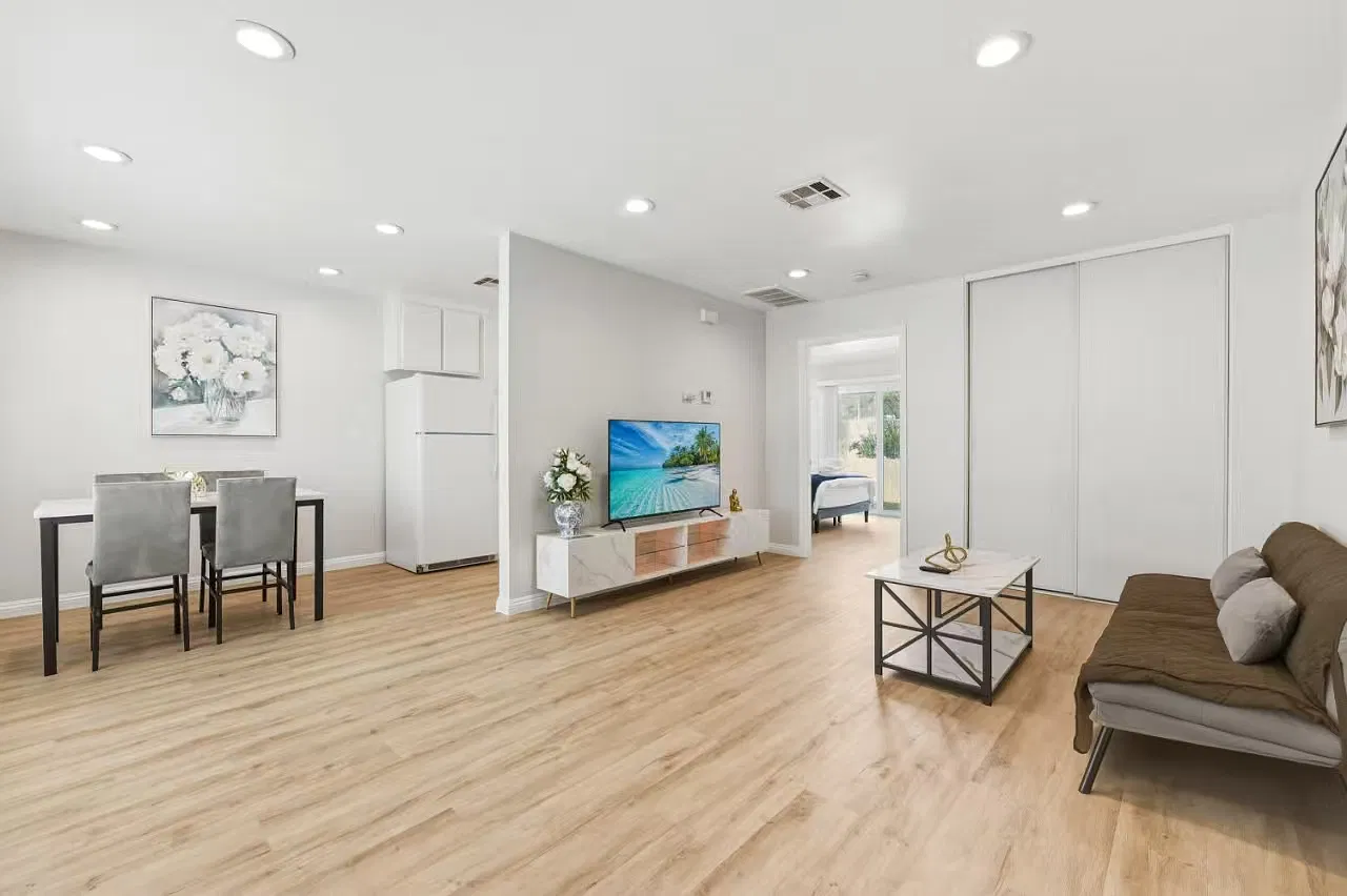 1 bed, 600 sqft, $1,800 — Photo 1