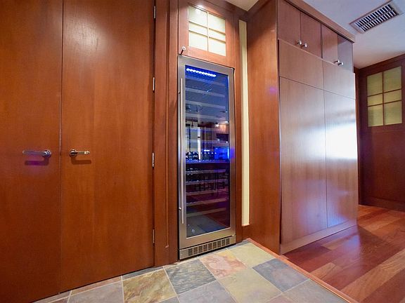 4th image of 400 Vail Valley Dr APT 3