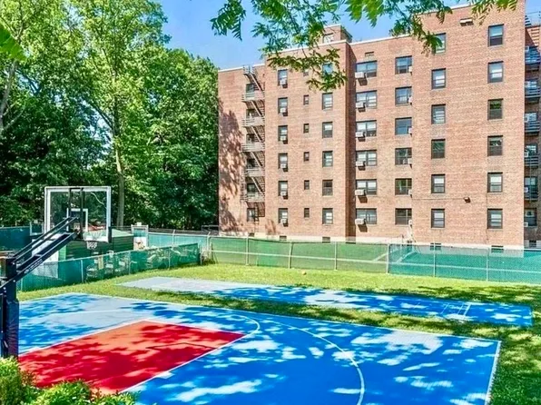 73-63 Bell Boulevard image 11 of 17