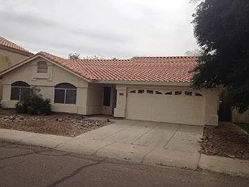 3 bed, 1350 sqft, $2,250 — Photo 2