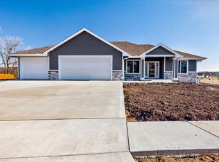 5312 NW Beaumont Ct, Topeka, KS 66618