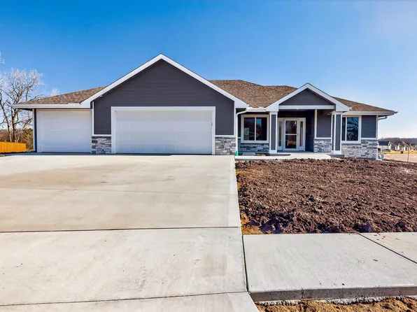 5312 NW Beaumont Ct, Topeka, KS 66618