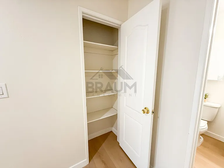 7323 WINNETKA — Photo 14