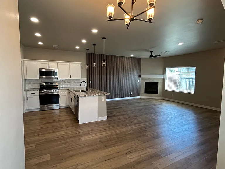 12217 Bliss Ave — Photo 4