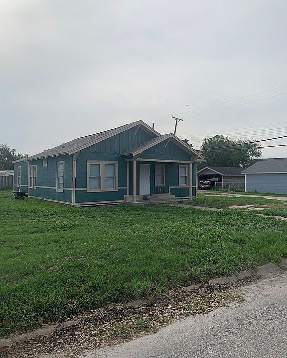 2nd image of 213 S 1st St