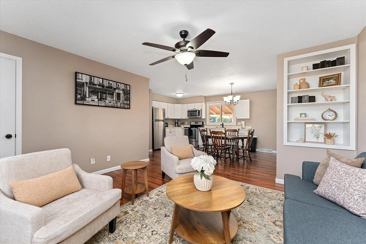 5 bed, 1950 sqft, $3,750 — Photo 2