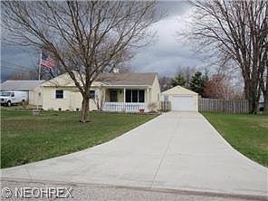 1st image of 3643 Applewood Dr