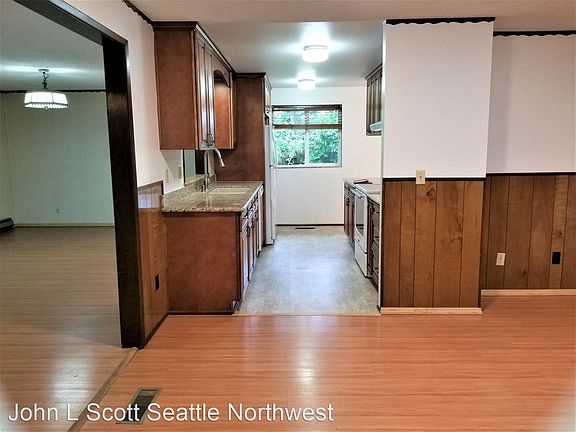 4th image of 12226 Shadywood Ln SW