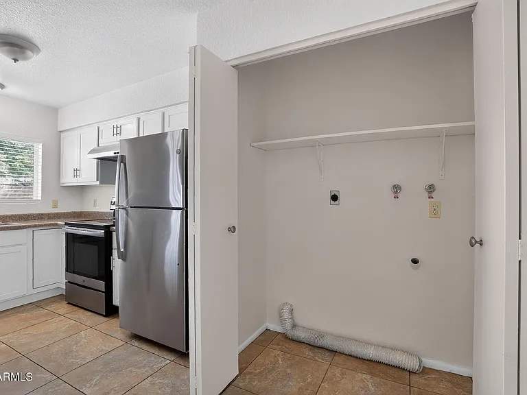 6320 W Carol Ave — Photo 5