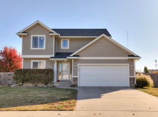 2905 SE Cobblestone Dr, Grimes, IA 50111