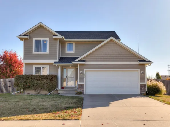 2905 SE Cobblestone Dr, Grimes, IA 50111