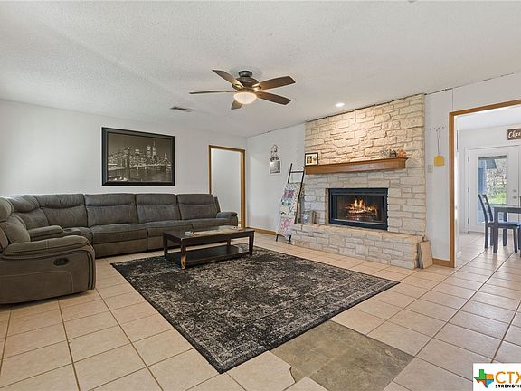 5th image of 601 Oakwood Dr