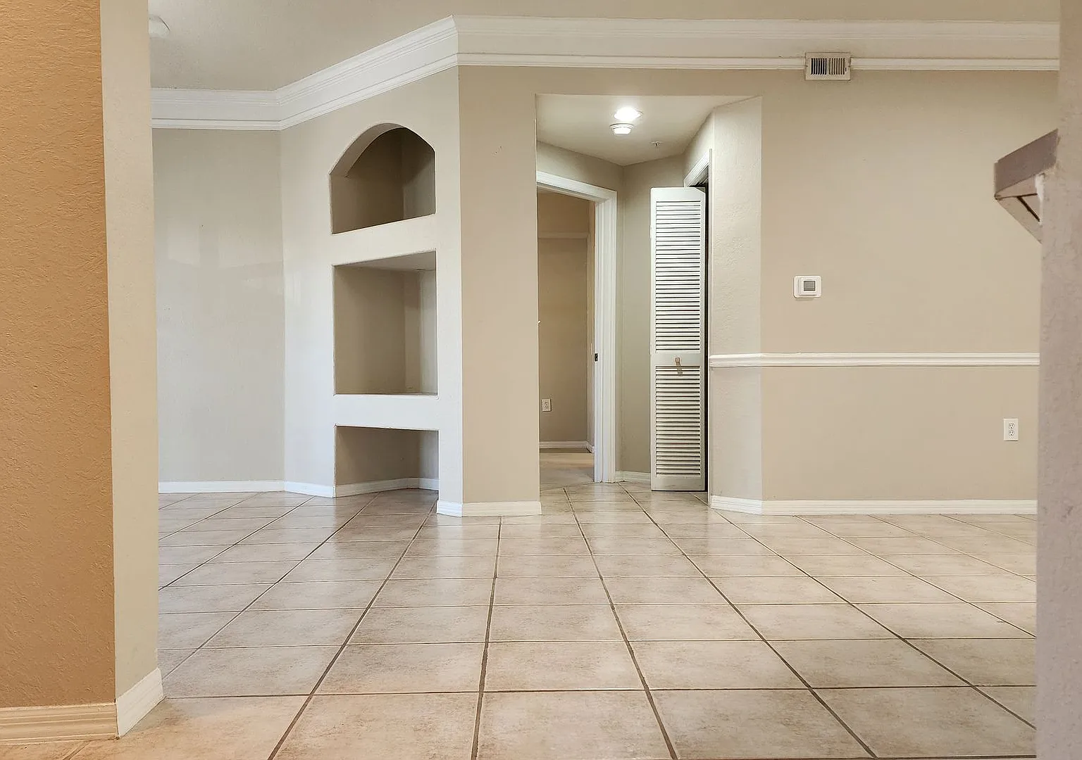 Spacious 2BR Condo in Serenade on Palmer Ranch Available Sept. 5 — Photo 2