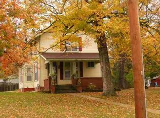 513 N Main St, Saybrook, IL 61770