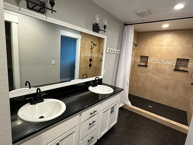 1670 Westwind Cir — Photo 43