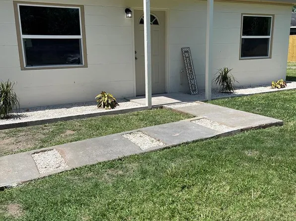 565 McCharen Ave, Raymondville, TX 78580
