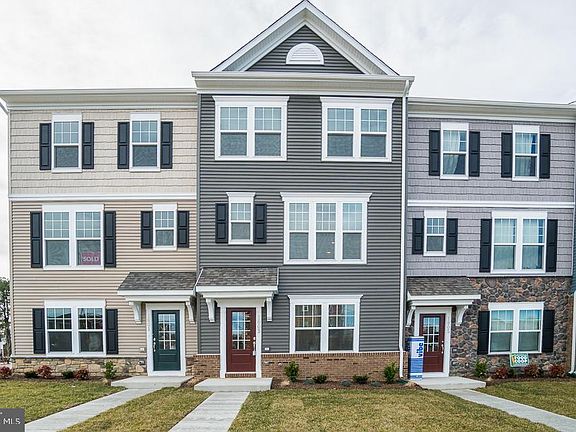 2nd image of 1803 Noyack Ln