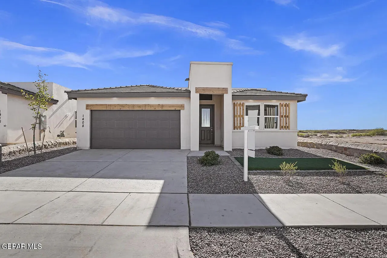 4 bed, 2.5 bath, 1919 sqft, $2,500 — Photo 1