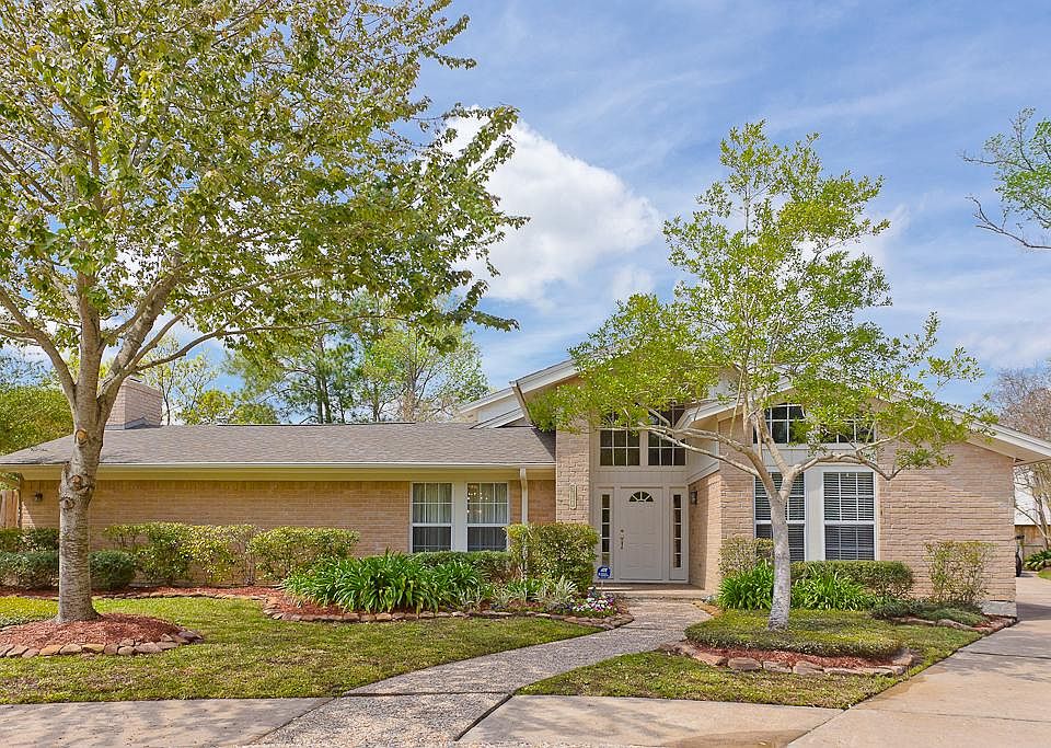 WELCOME HOME! 1038 VILLA COURT DR.