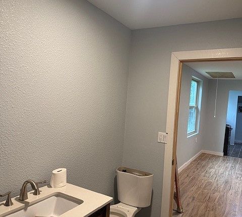 5th image of 104 N Oak Tree Rd