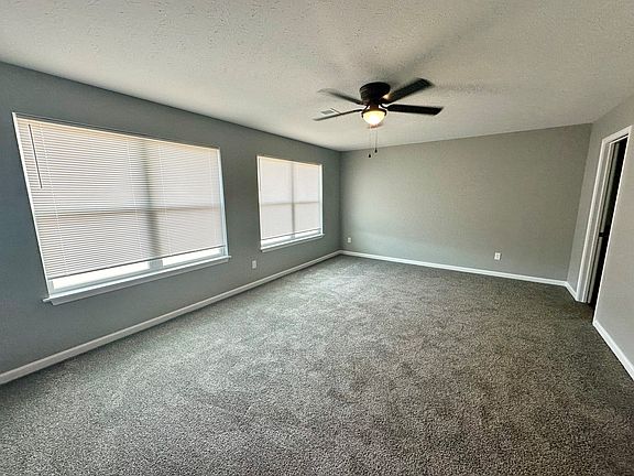 4th image of 401 Vista Dr