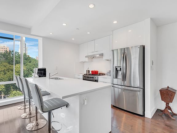 4th image of 88 Morningside Ave
