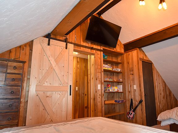 5th image of 7 Saint Anton St #A
